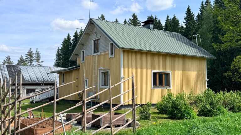 Keltainen rintamamiestalo